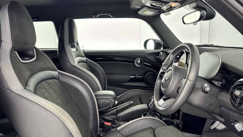 MINI Hatchback 1.5 Cooper Sport Premium 3dr Auto Petrol Hatchback